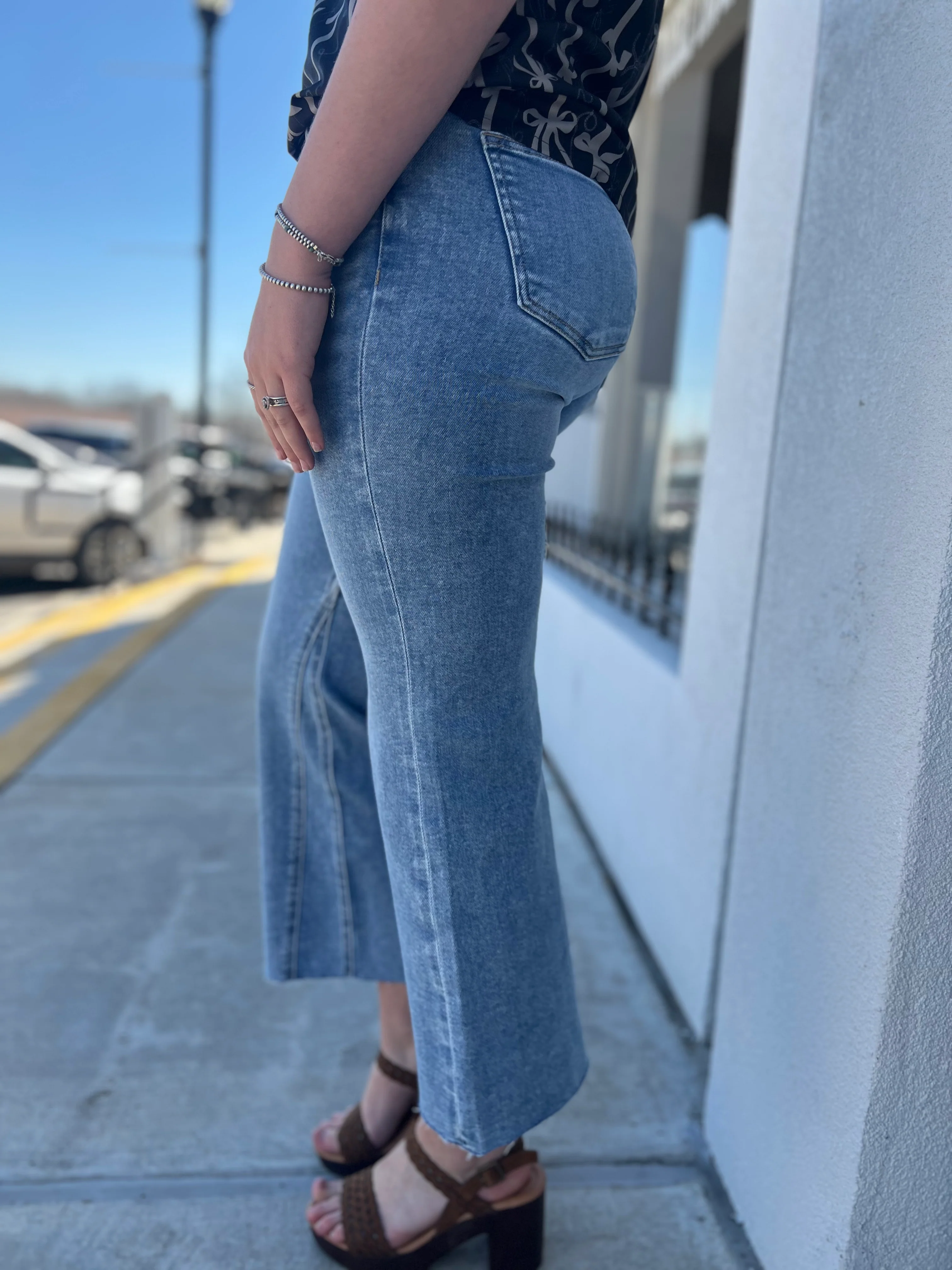 SUTTON RISEN STRAIGHT LEG CROP DENIM - Image 3